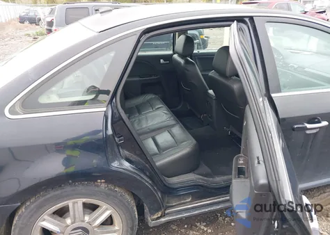 2008 Mercury Sable Premier z USA, uszkodzony, nr VIN 1MEHM42W08G601622